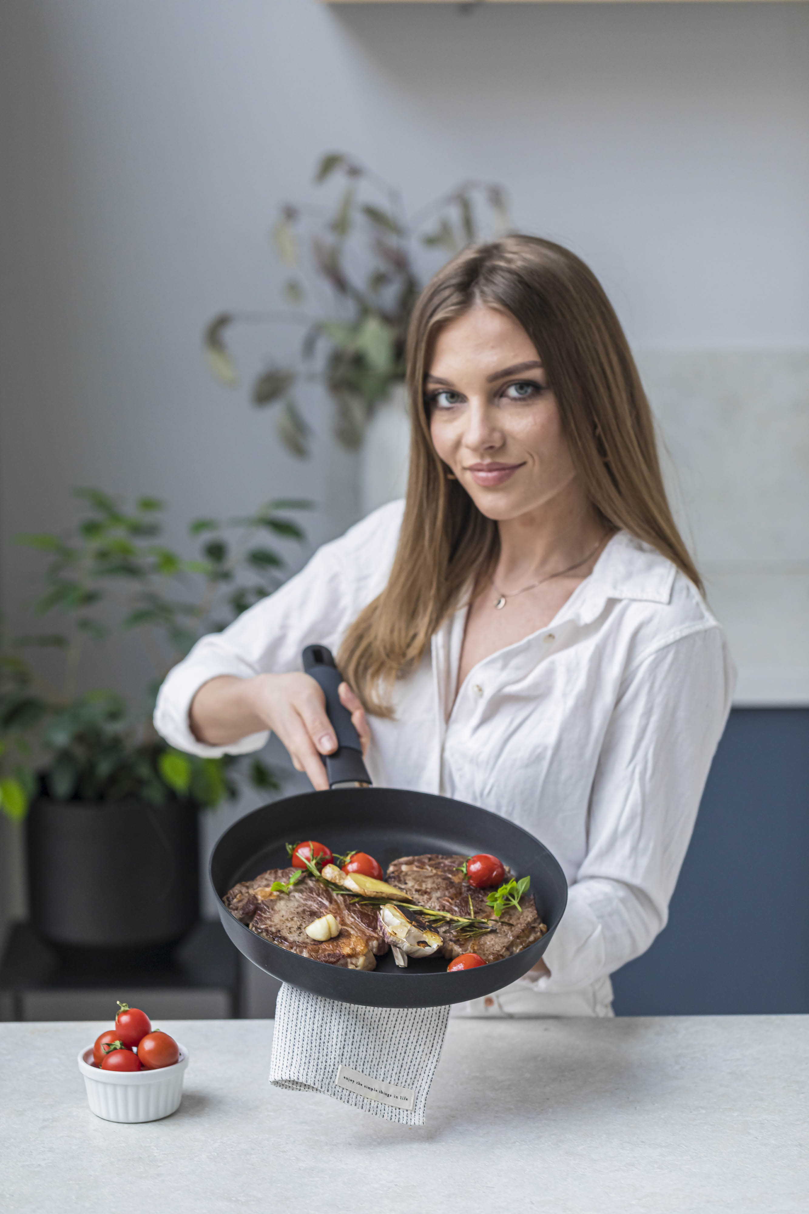 Guss-Bratpfanne, 24cm, 4cm hoch  