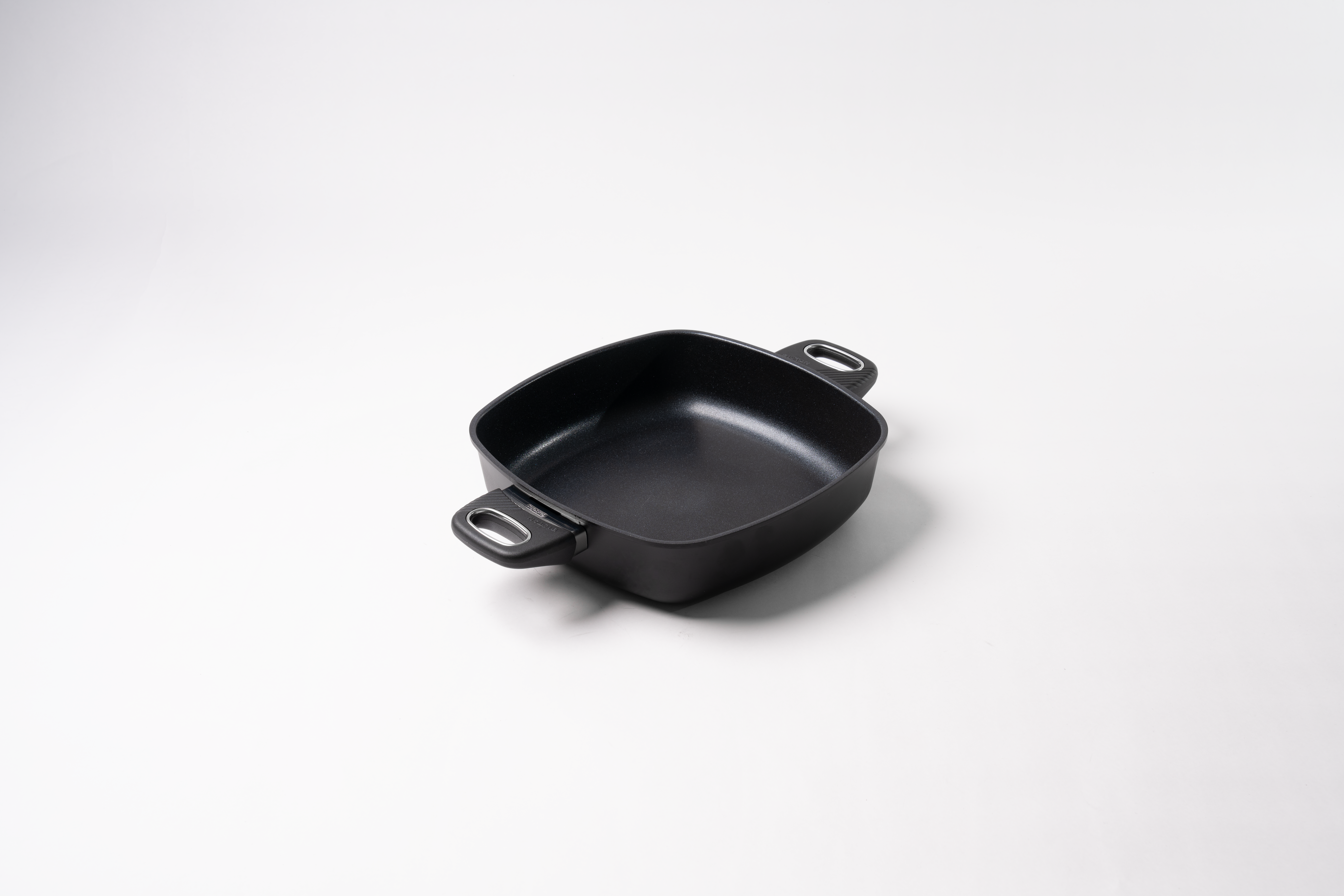 Guß-Kasserolle - 28x28cm - 7,5cm  Guß-Kasserolle - 28x28cm - 7,5cm