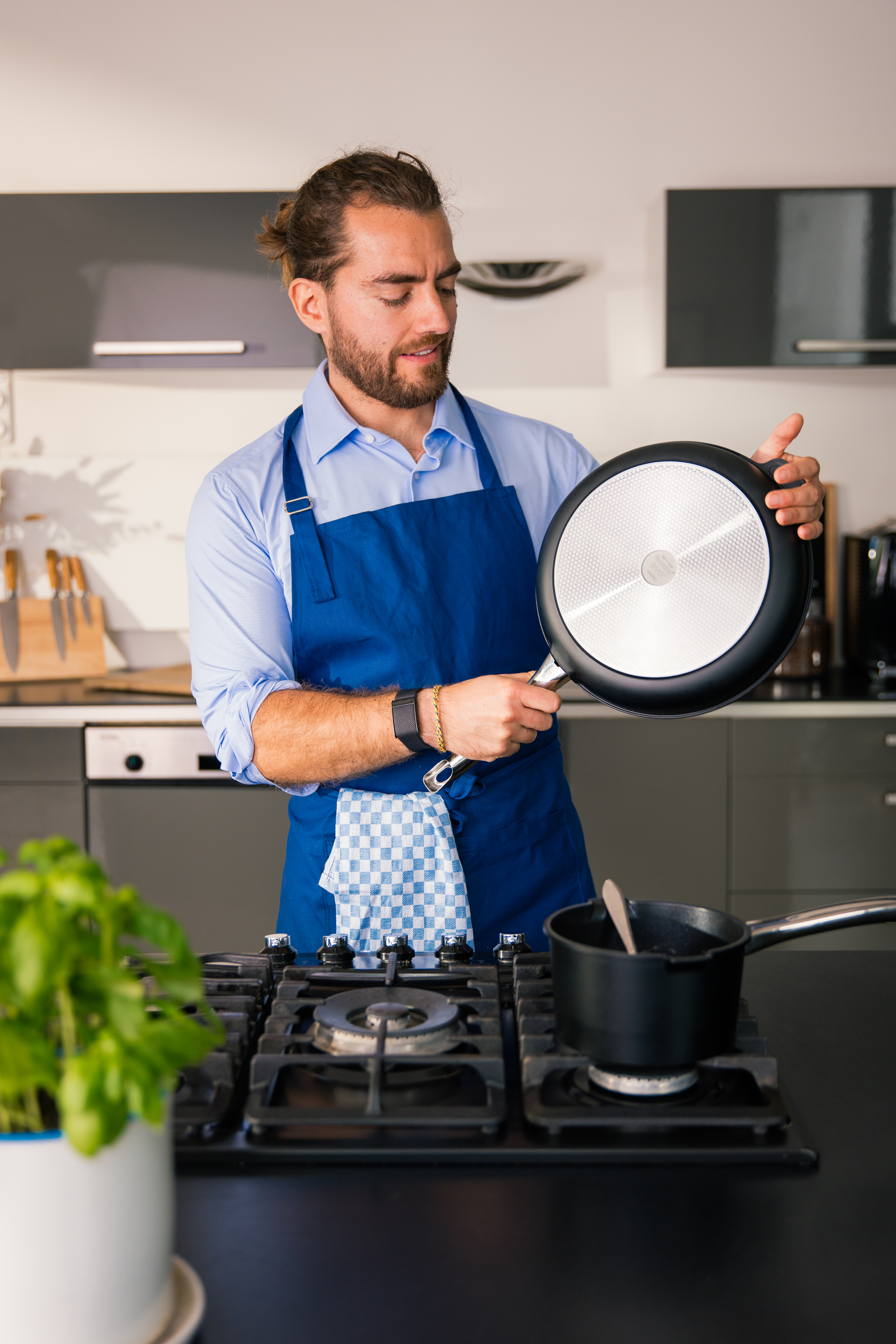 Guß-Bratpfanne - 24cm - 4,5cm - EVO